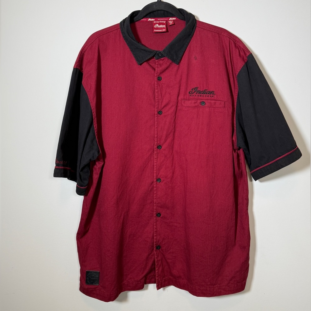 Indian Motorcycle Men's Burgundy and Black Casual Shirt